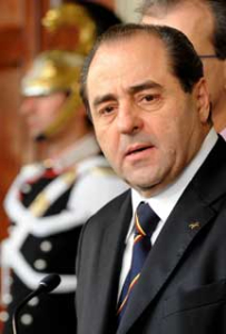 Dott. Antonio Di Pietro Dott. Antonio Di Pietro - Prefazione al Manuale: Sicurezza Urbana: Ruolo e aspetti operativi delle Forze dell’Ordine